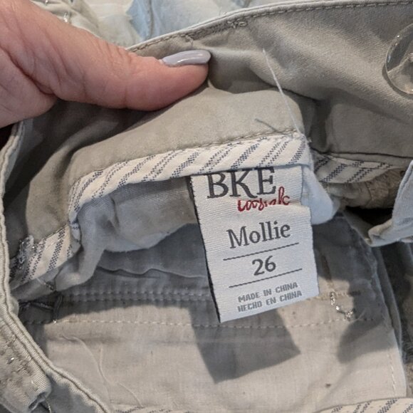 #30 BKE Mollie Style Beige Shorts with Embellishments Decorative Pockets Sz 26 - Picture 3 of 5